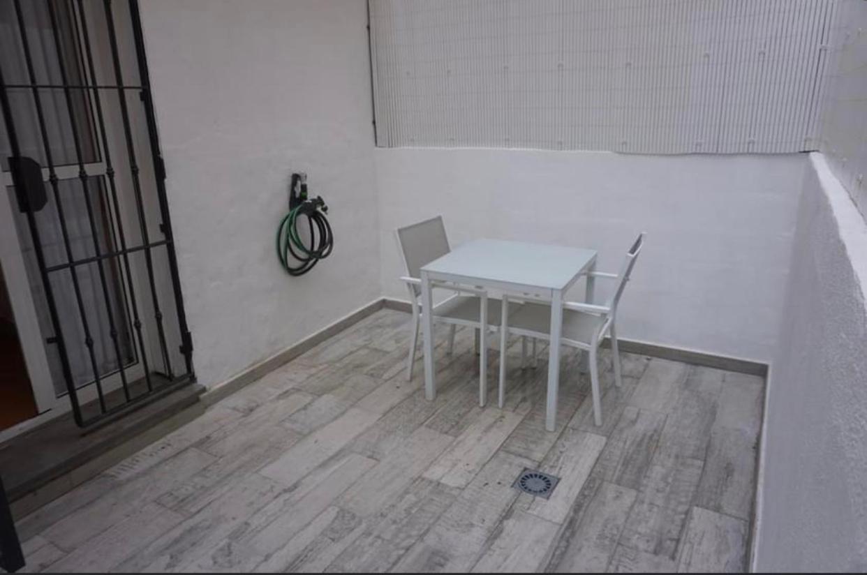 شقة Apartamento Carole Playa Bajondillo Torremolinos Beach - Playa A 30 Segundos - Wifi - Parking - Terraza المظهر الخارجي الصورة