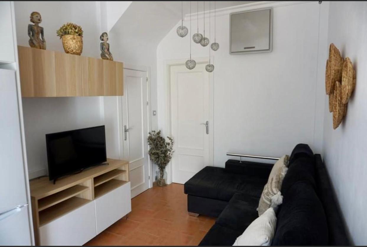 شقة Apartamento Carole Playa Bajondillo Torremolinos Beach - Playa A 30 Segundos - Wifi - Parking - Terraza المظهر الخارجي الصورة