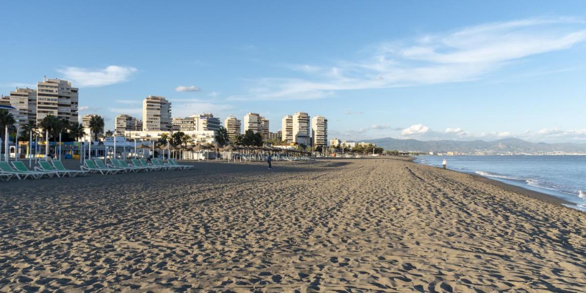 شقة Apartamento Carole Playa Bajondillo Torremolinos Beach - Playa A 30 Segundos - Wifi - Parking - Terraza المظهر الخارجي الصورة